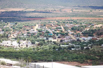 Este pueblo de Pánuco de Coronado vive de tres economías; la principal es la ganadería. Aseguran que cada familia tiene al menos un par de vacas, otra más de la agricultura y otros de lo que deja la mina. (EL SIGLO DE DURANGO)