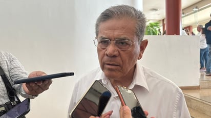 Salvador Hernández Velez estuvo en Monclova para dar la bienvenida a los nuevos integrantes de la comunidad universitaria en la Unidad Norte.