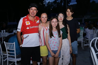 Érick, Karla, Ana, Karla y Érick (EL SIGLO DE TORREÓN/ENRIQUE CASTRUITA)