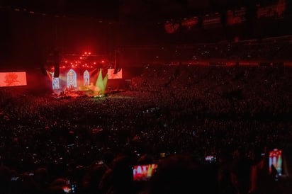 La banda complació a sus seguidores con un derroche de energía, el carisma del vocalista Tobias Forge y su magia en el escenario. (CORTESÍA)