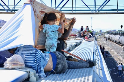 Familias quedaron varadas en diferentes ciudades por la suspensión temporal de trenes de carga. (VAYRON INFANTE)