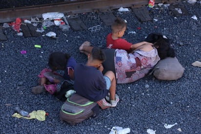 Familias quedaron varadas en diferentes ciudades por la suspensión temporal de trenes de carga. (VAYRON INFANTE)