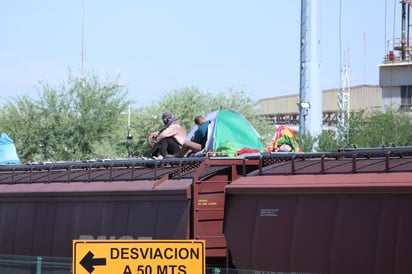 Partió el tren con destino al norte del país. (Foto: VAYRON INFANTE / EL SIGLO DE TORREÓN)