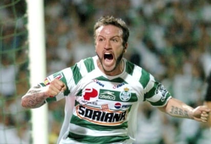 En el palmarés individual del nacido en Argentina, destaca los campeonatos de goleo del Clausura 2005 y Apertura 2005.