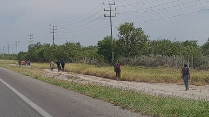 En promedio suelen avanzar 10 kilómetros en un lapso de cuatro horas. (Foto: RENÉ ARELLANO / EL SIGLO COAHUILA)