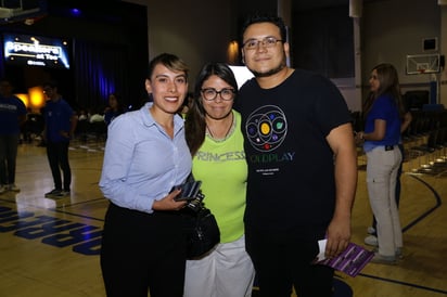 Joana González, Claudia Anaya y Emmanuel Campos (EL SIGLO DE TORREÓN/ENRIQUE CASTRUITA)