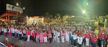 Las participantes expresaron un emotivo mensaje de apoyo, esperanza y solidaridad. (Foto: GUADALUPE MIRANDA / EL SIGLO DE TORREÓN)