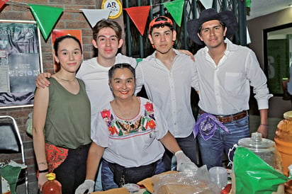 Salma, Nacho, Adriana, Tavo y Luis (EL SIGLO DE TORREÓN/ENRIQUE CASTRUITA)