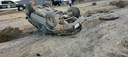 A pesar de intentar esquivar al animal, el hombre perdió el control del volante. 