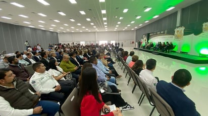 Autoridades estatales y municipales destacaron la labor de los docentes.
