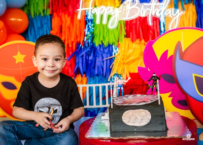 El pequeño cumpleañero Matías Obregón de León.- ERICK SOTOMAYOR FOTOGRAFÍA