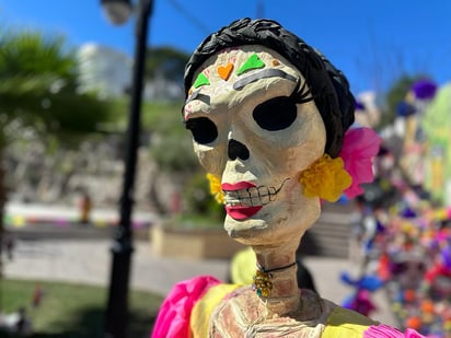 Parte de la festividad comprende un festival artístico que se realiza en el camposanto. (Foto: SERGIO A. RODRÍGUEZ / EL SIGLO COAHUILA)