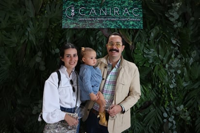 Pía González, Emma y Rodrigo Rodríguez.