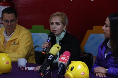 Verónica Soto Díaz, directora general del Teleférico y Puerto Noas, llamó a la ciudadanía a colaborar con esta gran causa. (Foto: VAYRON INFANTE / EL SIGLO DE TORREÓN)