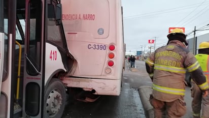 Accidente entre dos camiones en Torreón.
