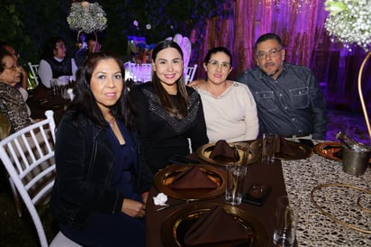 Nena, Elizabeth, Yadira y Rogelio (EL SIGLO DE TORREÓN/ENRIQUE CASTRUITA)
