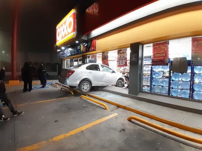 El conductor resultó ileso. (Foto: ISABEL AMPUDIA / EL SIGLO COAHUILA)
