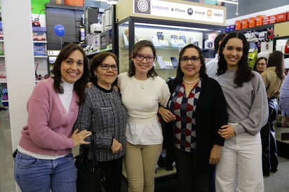 Tunie, Ernestina, Ana Cecy, Tutzy y Pau (EL SIGLO DE TORREÓN / ENRIQUE CASTRUITA)