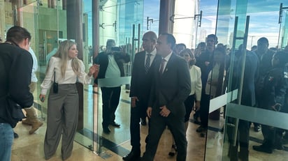 El mandatario municipal fue acompañado por su esposa, la doctora Leticia Carrillo Acevedo, su cabildo directores, coordinadores y colaboradores del Ayuntamiento.