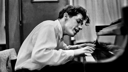Glenn Gould se retiró de los escenarios a los 34 años al sentirse abrumado por la audiencia. Imagen: Fred Plaut