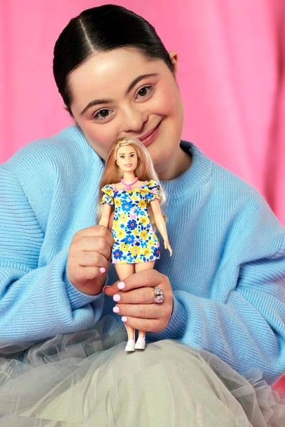 En su serie Barbie Fashionista, Mattel incluyó a una muñeca con síndrome de Down. Imagen: Mattel/ Catherine Harbour