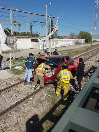 El vehículo fue trasladado al corralón. (EL SIGLO COAHUILA)