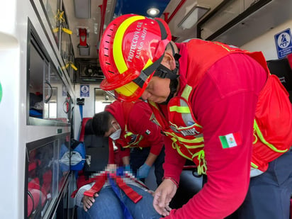 La mujer fue trasladada en código amarillo a la Clínica 2 de IMSS ubicada en Saltillo. (EL SIGLO COAHUILA) 