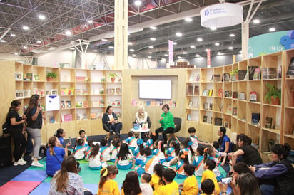 Participaciones de María Baranda en la Feria Internacional del Libro Monterrey 2023. Imágenes: FIL Monterrey