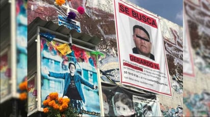 Seguidores y familiares de Octavio Ocaña colocaron una ofrenda en el lugar donde chocó. Foto: Rebeca Jiménez