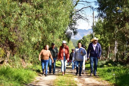 Paola encabezó la brigada en Sierra Hermosa en Arteaga, donde llevaron a cabo actividades recreativas y dialogó con los habitantes.