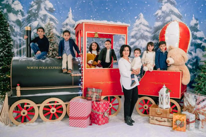 Sra. Cristina con sus nietos Luisa, Jorge, María Regina, Ernesto, Franco, Bernardo y Sebastián  (CORTESÍA)