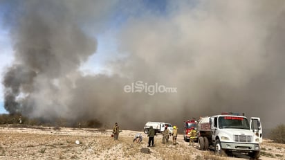 Este martes, por segundo día, se registró un incendio en el tiradero de basura en Francisco I. Madero. (EL SIGLO DE TORREÓN)