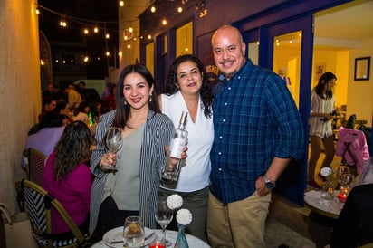 Tania Trasfi, Elizabeth Zamora y Esaú Galván (EL SIGLO DE TORREÓN / ENRQUE CASTRUITA)