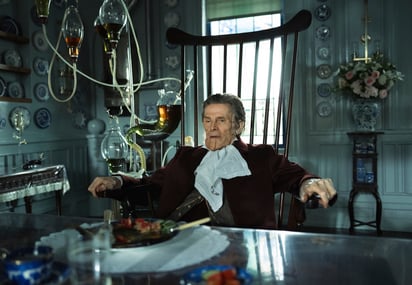 En esta imagen proporcionada por Searchlight Pictures, Willem Dafoe en una escena de 'Poor Things'. (Atsushi Nishijima/Searchlight Pictures vía AP)

