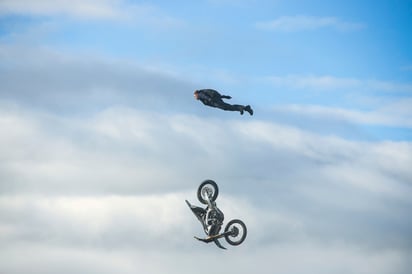 En esta imagen proporcionada por Paramount Pictures, Tom Cruise en una escena de 'Mission: Impossible - Dead Reckoning, Part One'. (Paramount Pictures vía AP)

