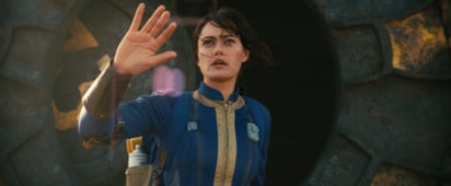 En esta imagen proporcionada por Prime Video, Ella Purnell en una escena de 'Fallout'. (Prime Video via AP)


