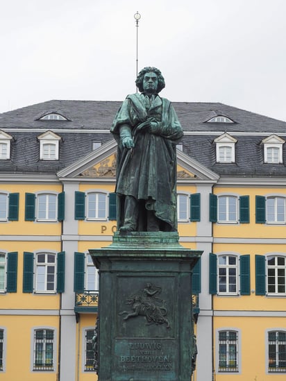 Monumento a Beethoven en el Centro histórico de Bonn, Alemania. Imagen: Freepik
