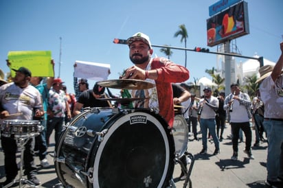 Manifestación en apoyo a los músicos que trabajan en las playas mazatlecas. Imagen: Cuartoscuro/ El Universal