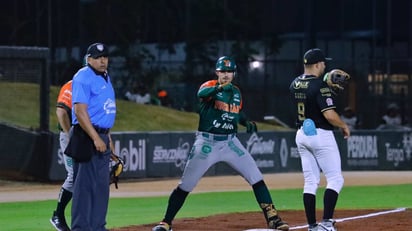 Bombazos de Leones de Yucatán para ganar serie ante Tigres de Quintana Roo