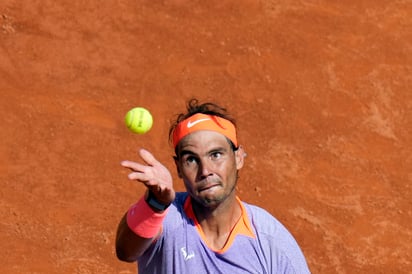 Nadal regresa a Roland Garros y entrena, pero no se confirma si jugará. (AP)