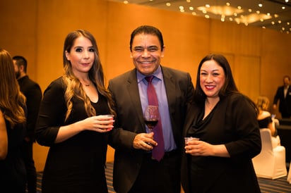 Karla Ortiz, Genaro Contreras y Erika Chávez (EL SIGLO DE TORREÓN / ENRIQUE CASTRUITA)