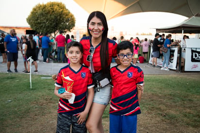 Daniel Barrón, Haydee García y Alejandro Barrón.