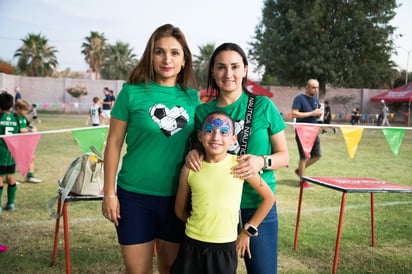 Flor Martínez, Haidee Vela y Majo Salmón.