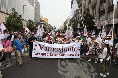 Simpatizantes de Claudia Sheinbaum se reúnen en el Zócalo. (EL UNIVERSAL)