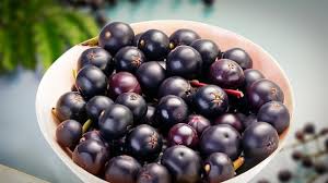 Las bayas de acai son el fruto de una palmera que vive en terrenos húmedos, sobre todo, cercanos a ríos.