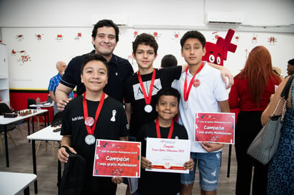 Adrián, Francisco, Rodrigo, Iván y Ernesto (EL SIGLO DE TORREÓN / ENRIQUE CASTRUITA)