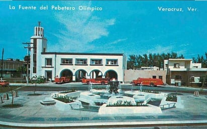 Plazoleta y fuente en Veracruz, lugar que albergó el pebetero olímpico utilizado en México de 1968. (Cortesía)