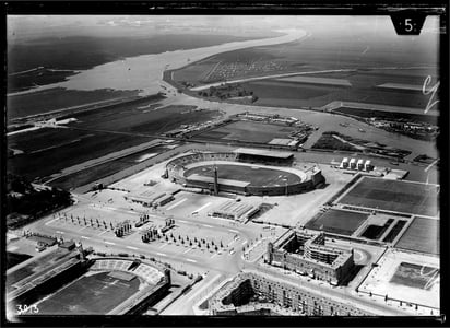 Estadio Olímpico de Amsterdam en 1928, diseñado por Jan Wils. Imagen: Flickr/ Nederlands Instituut voor Militaire Historie