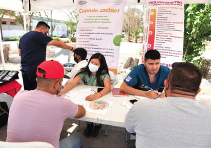 Brigada de salud en Torreón (EL SIGLO DE TORREÓN)