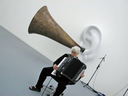 Pauline Oliveros.